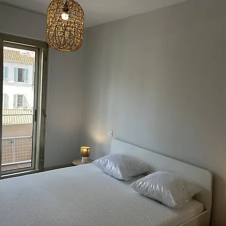 3 Pieces Climatise, Vue Mer, Centre-ville - Fr-1-251-863 *